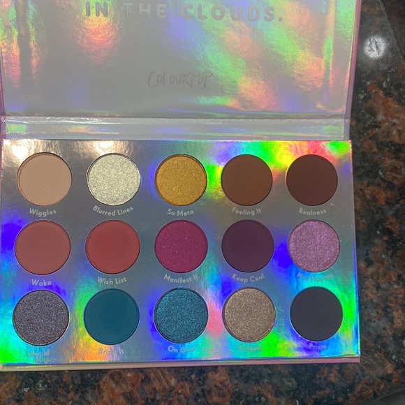 ColourPop chasing rainbows palette 🌈 - Picture 4 of 12